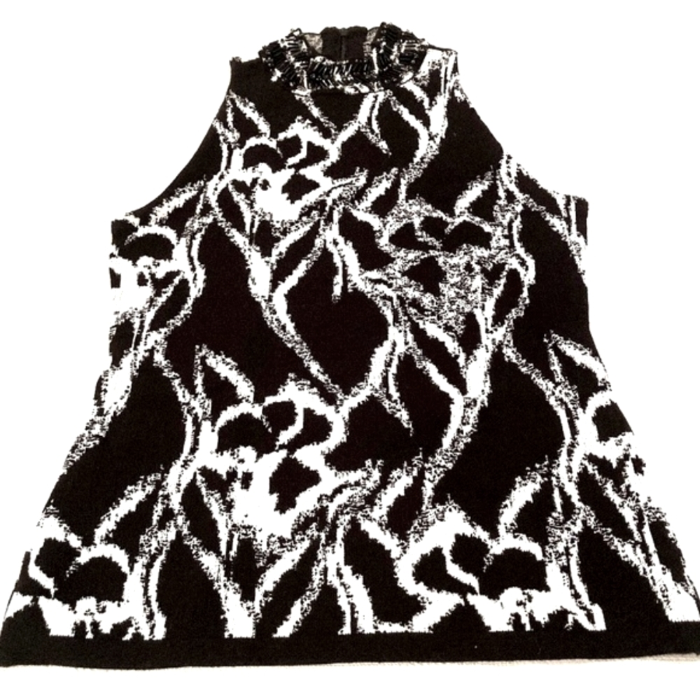 WHBM BLACK and WHITE SLEEVELESS SWEATER FEATURING A BEADED NECKLINE SIZE XXSP